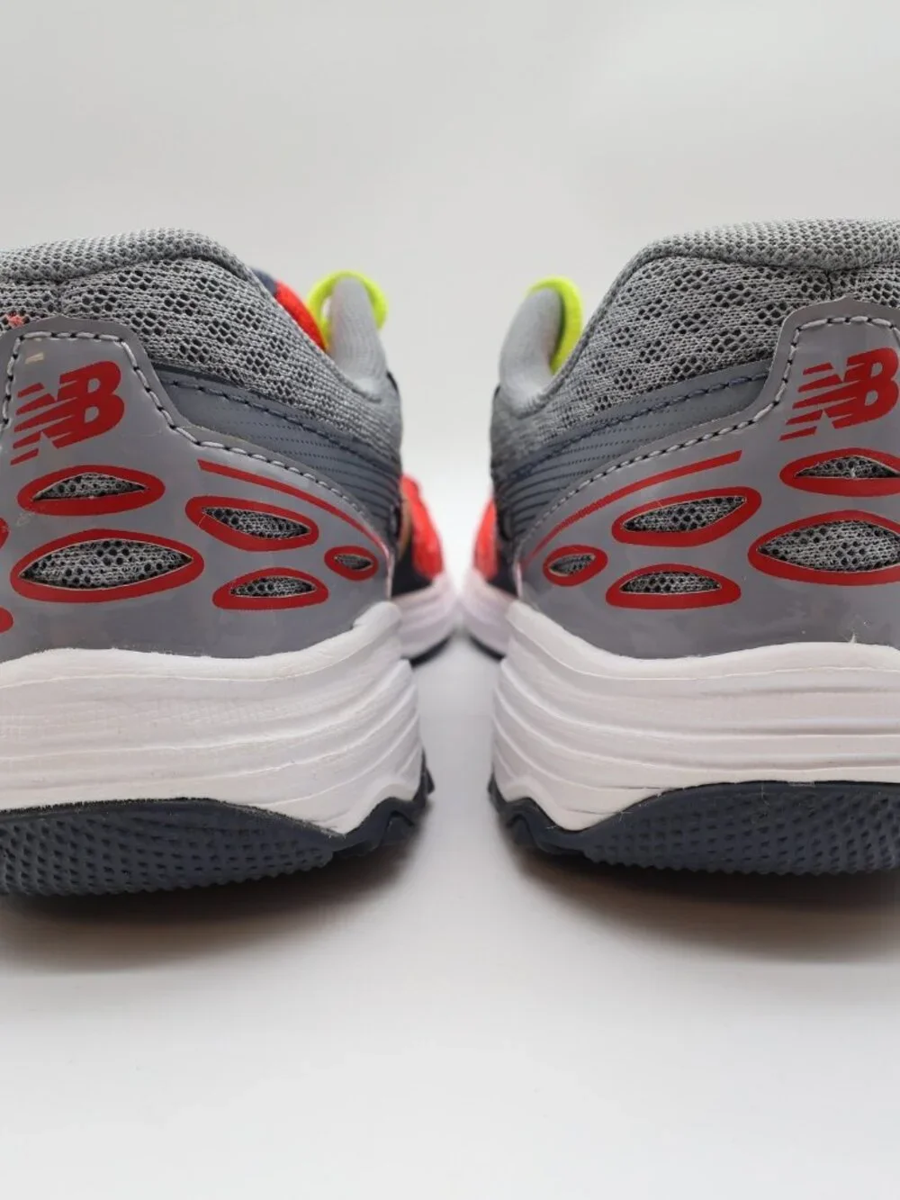 New Balance 680 Running Shoes Boys 2.5 Red Synthetic Mesh Athletic KR680RDY